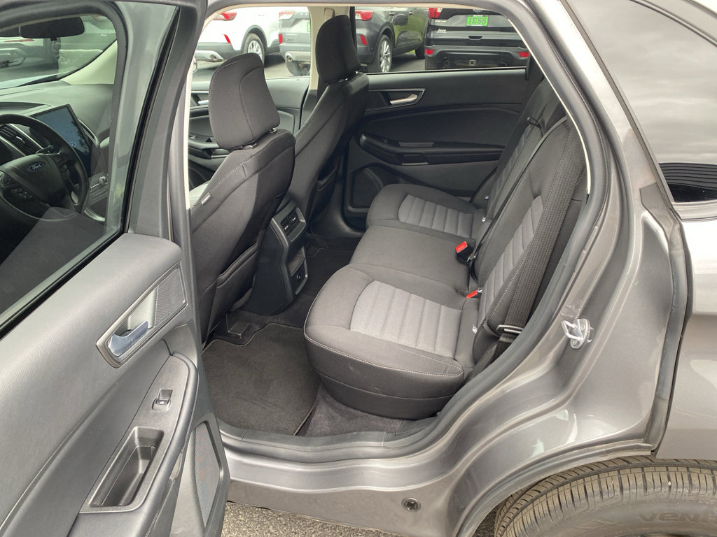 Certified 2022 Ford Edge SE w/ Black Appearance Package AWD/4WD image 10