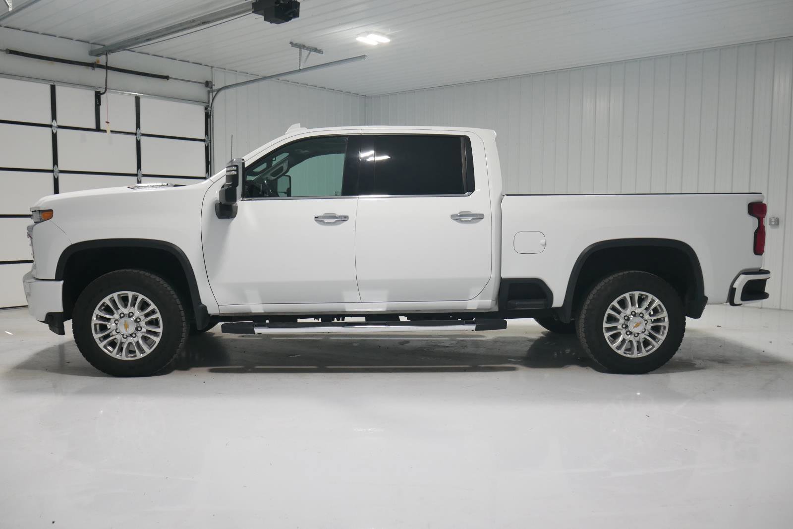 Used 2022 Chevrolet Silverado 2500 High Country image 2