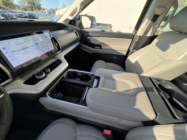Certified 2025 Ford Expedition Active AWD/4WD image 24
