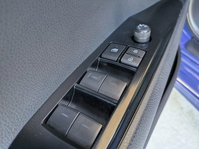 Used 2025 Toyota Camry SE image 21