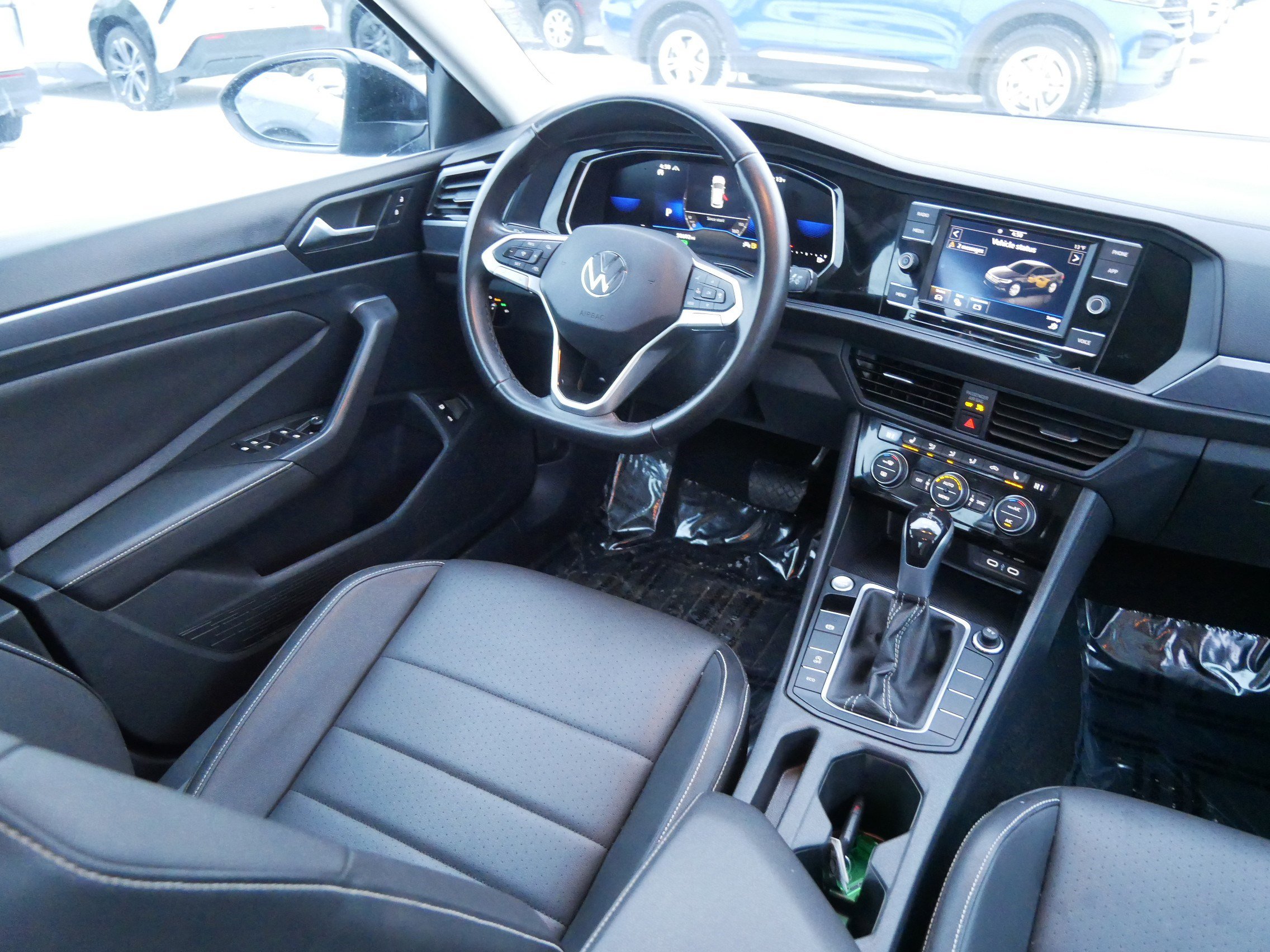 Used 2024 Volkswagen Jetta SE image 9