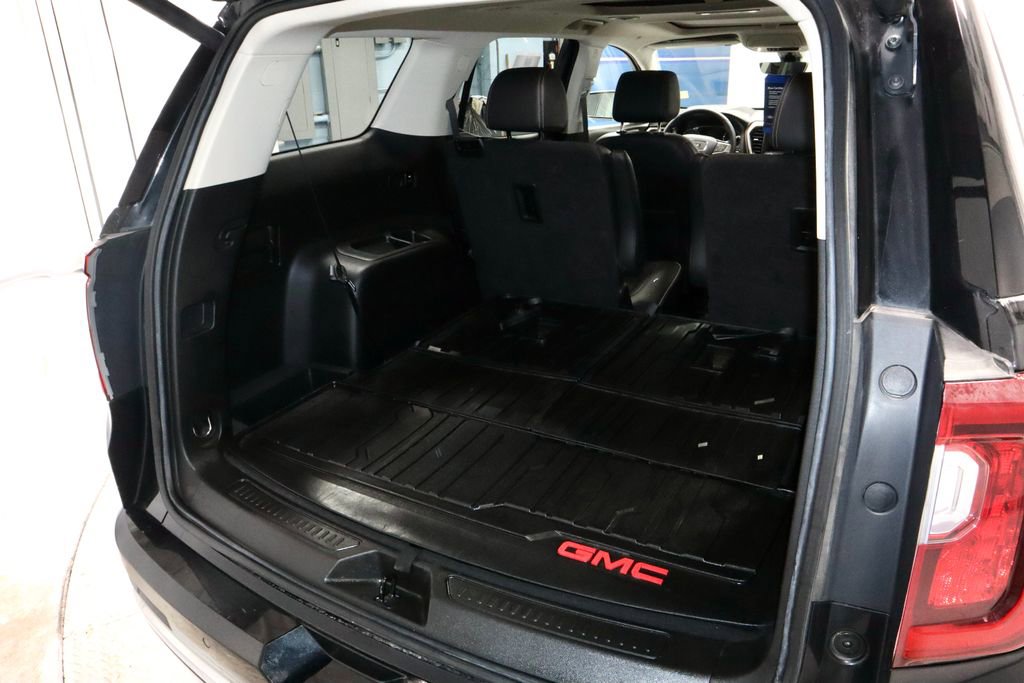 Used 2023 GMC Acadia Denali w/ Denali Ultimate Package AWD/4WD image 15