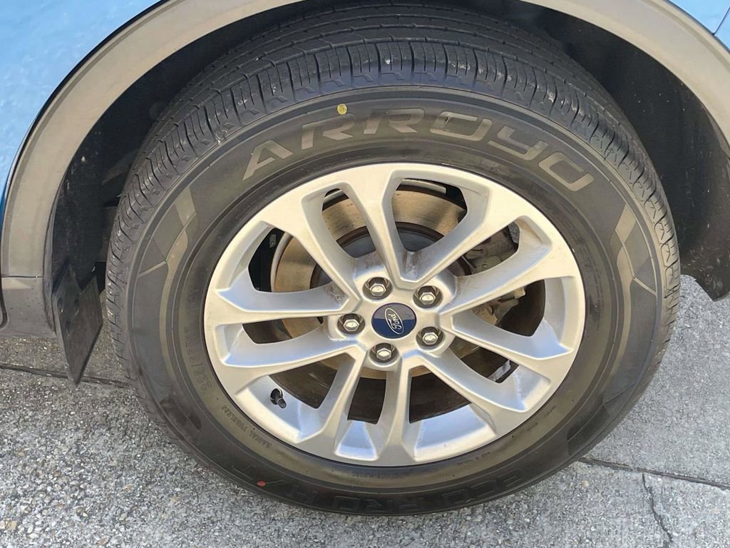 Certified 2020 Ford Escape SE image 9