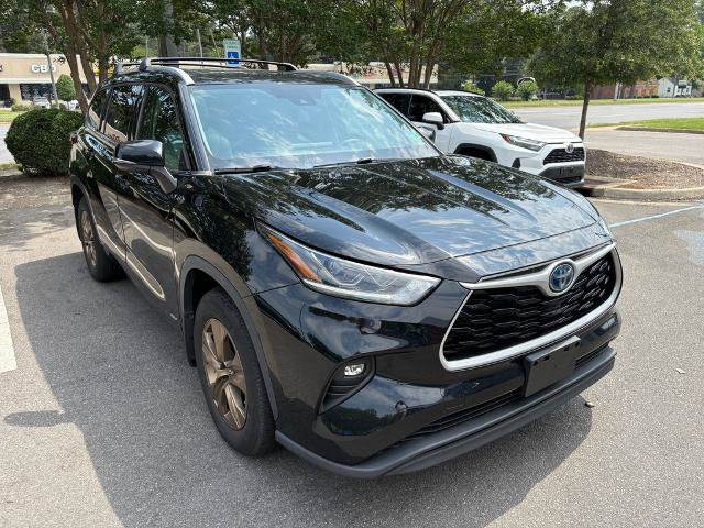 Used 2022 Toyota Highlander Bronze Edition AWD/4WD image 3