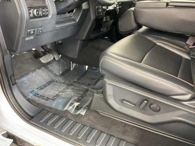 Certified 2025 Ford F450 Lariat w/ FX4 Off-Road Package image 18