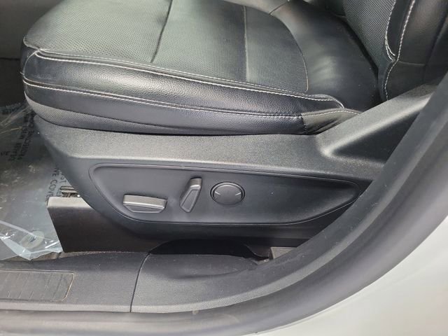 Certified 2020 Ford Escape Titanium AWD/4WD image 9