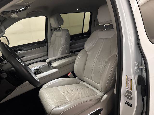 Used 2024 Jeep Wagoneer Series II w/ Flexible Seating Group RWD image 13