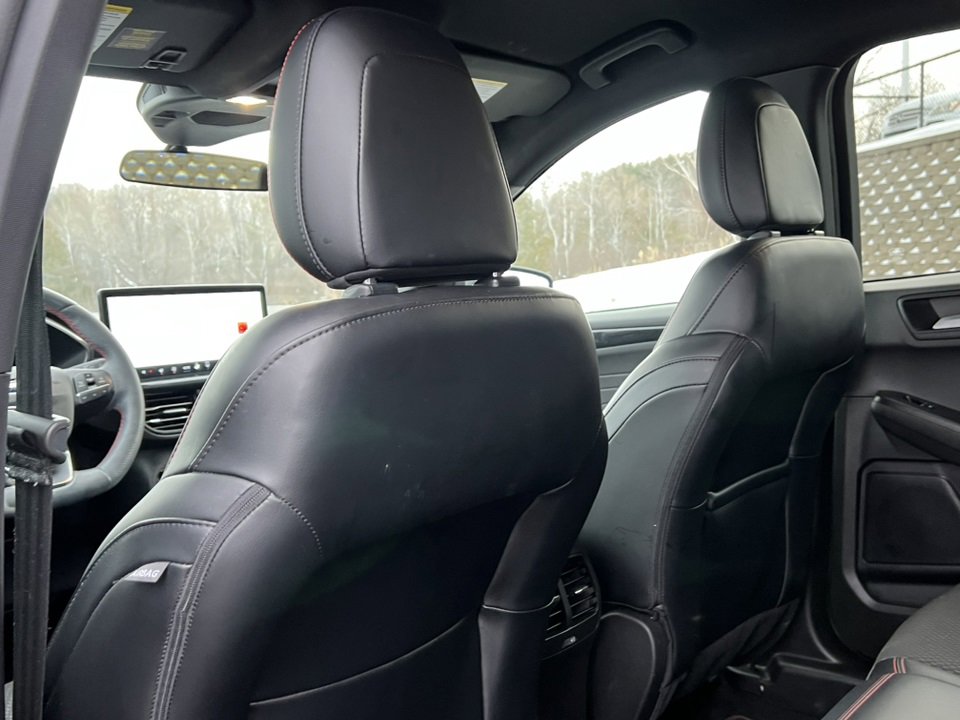 Certified 2023 Ford Escape ST-Line w/ Tech Pack #1 image 32