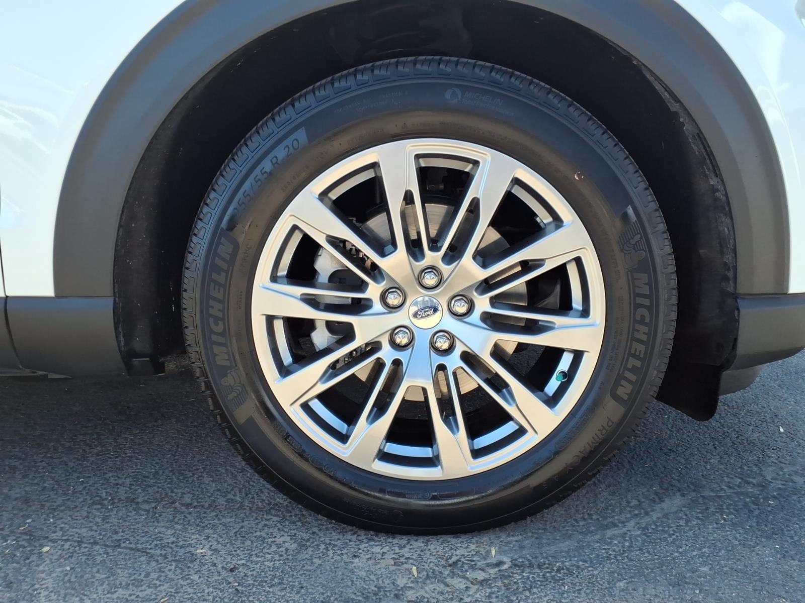 Certified 2025 Ford Explorer Platinum RWD image 9