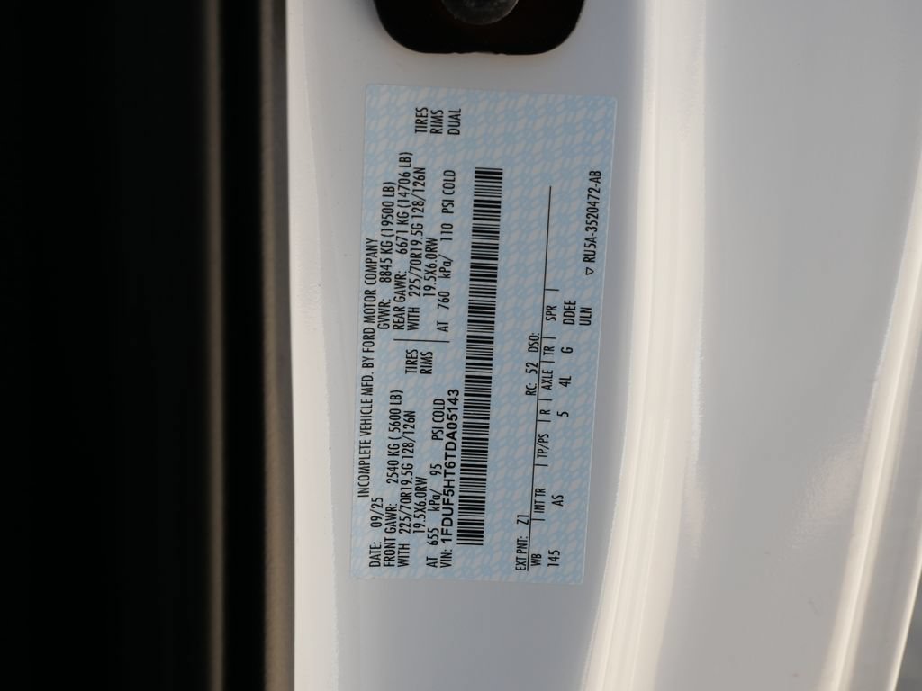 Certified 2026 Ford F550 4x4 Regular Cab Super Duty image 35