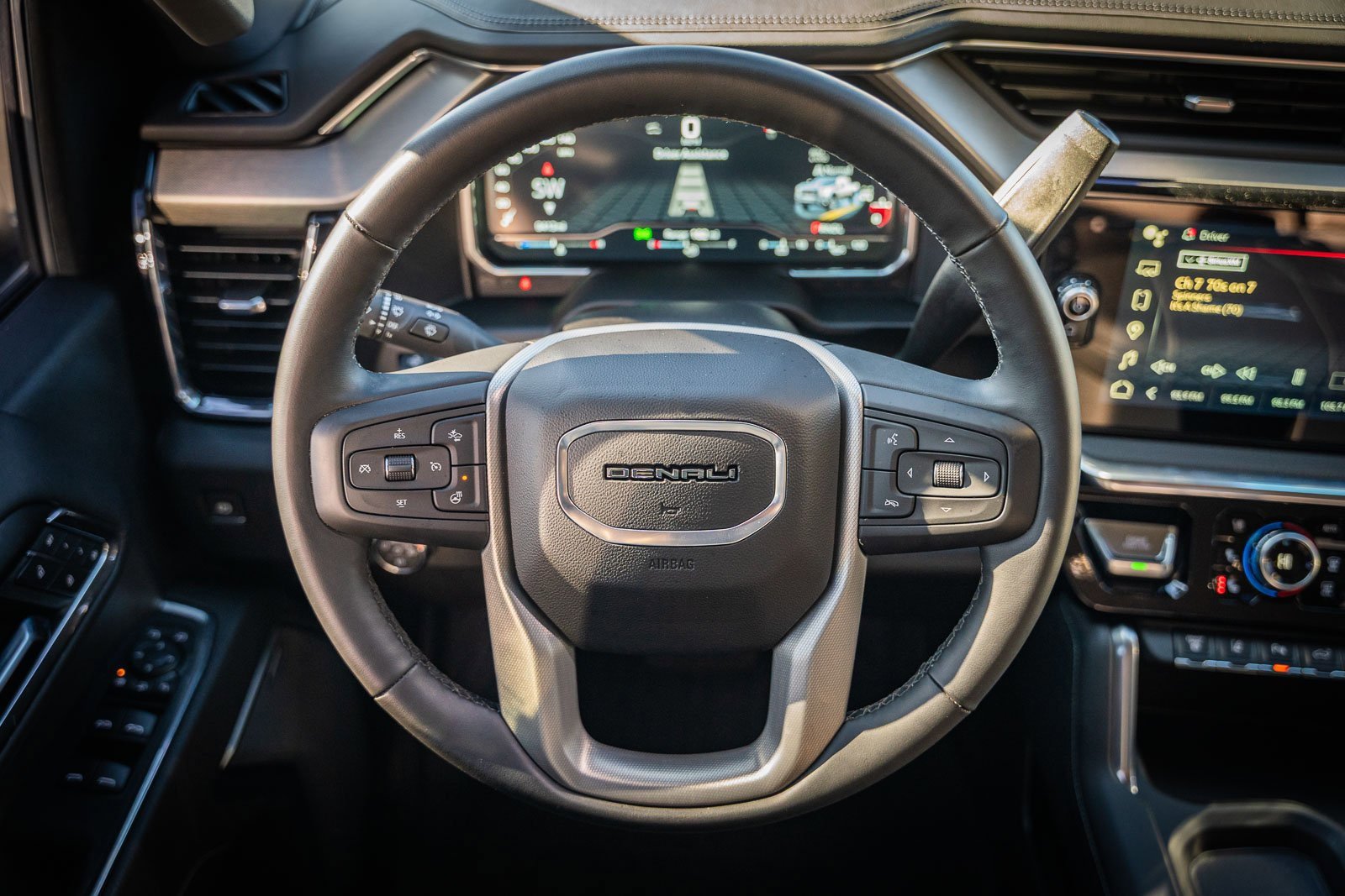 Used 2024 GMC Sierra 2500 Denali w/ Denali Reserve Package image 35