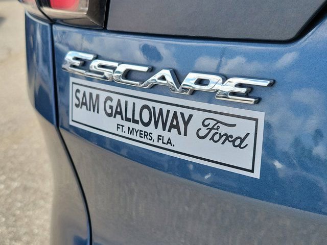 Certified 2018 Ford Escape SEL w/ Ford Safe & Smart Package FWD image 10
