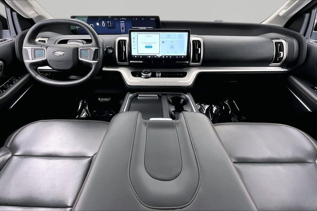 Certified 2025 Ford Expedition Active AWD/4WD image 16