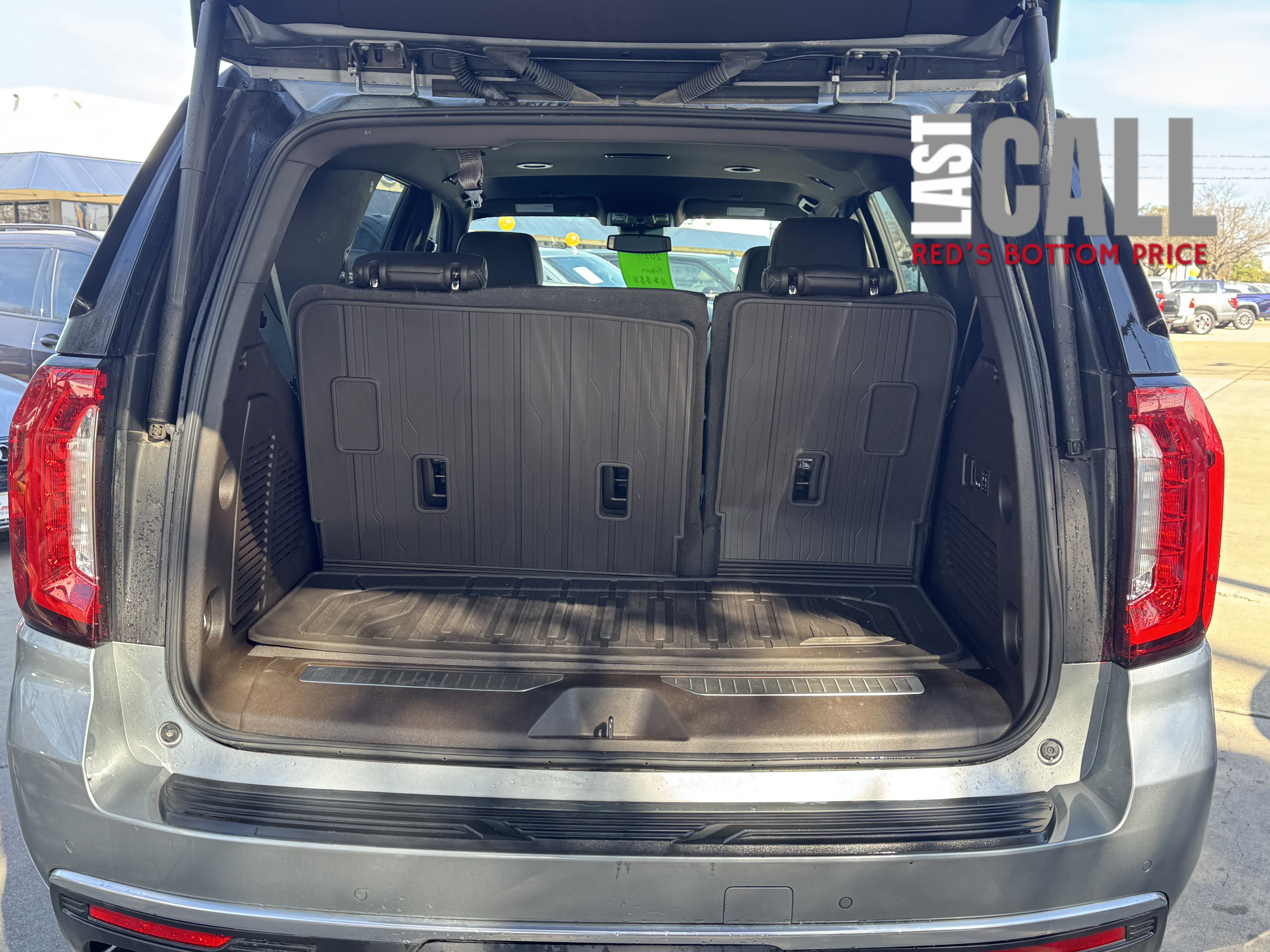 Used 2024 GMC Yukon Denali image 13