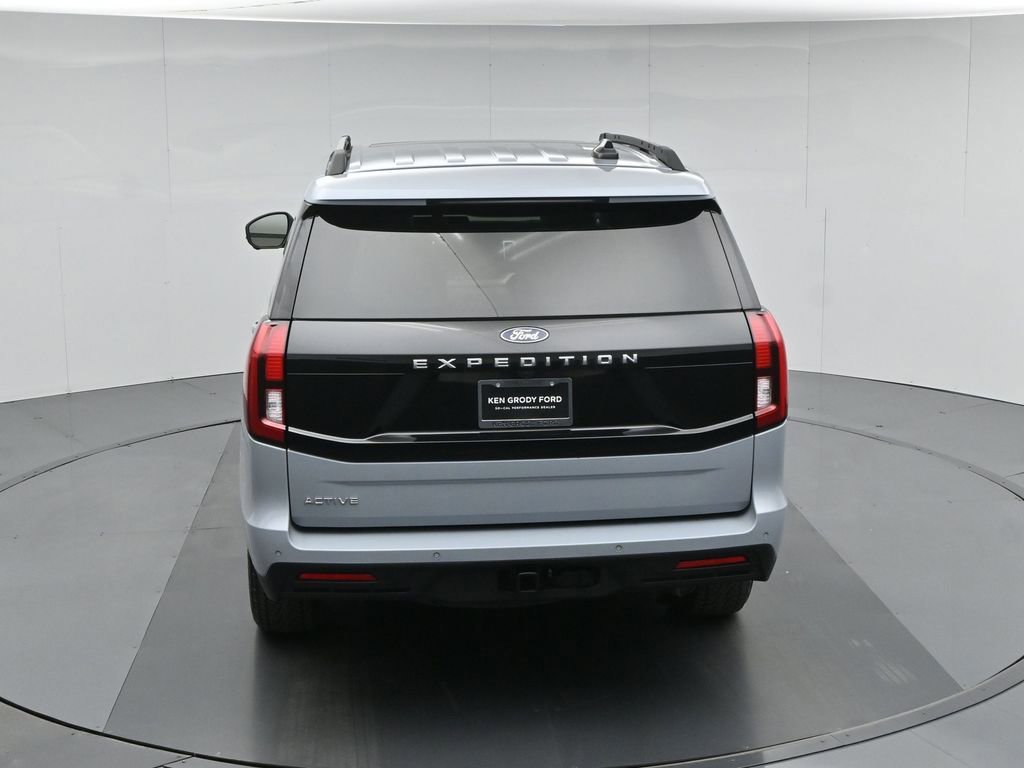 Certified 2025 Ford Expedition Active AWD/4WD image 12