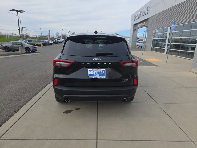 Certified 2025 Ford Escape ST-Line AWD/4WD image 4