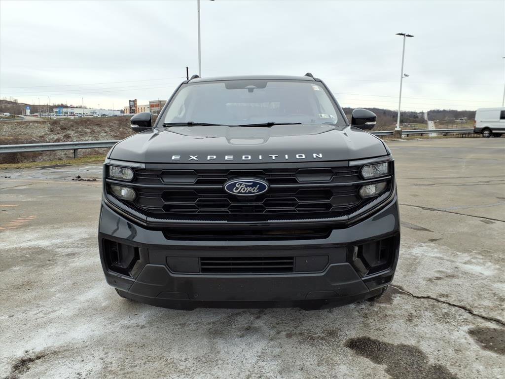 Certified 2025 Ford Expedition Active image 2