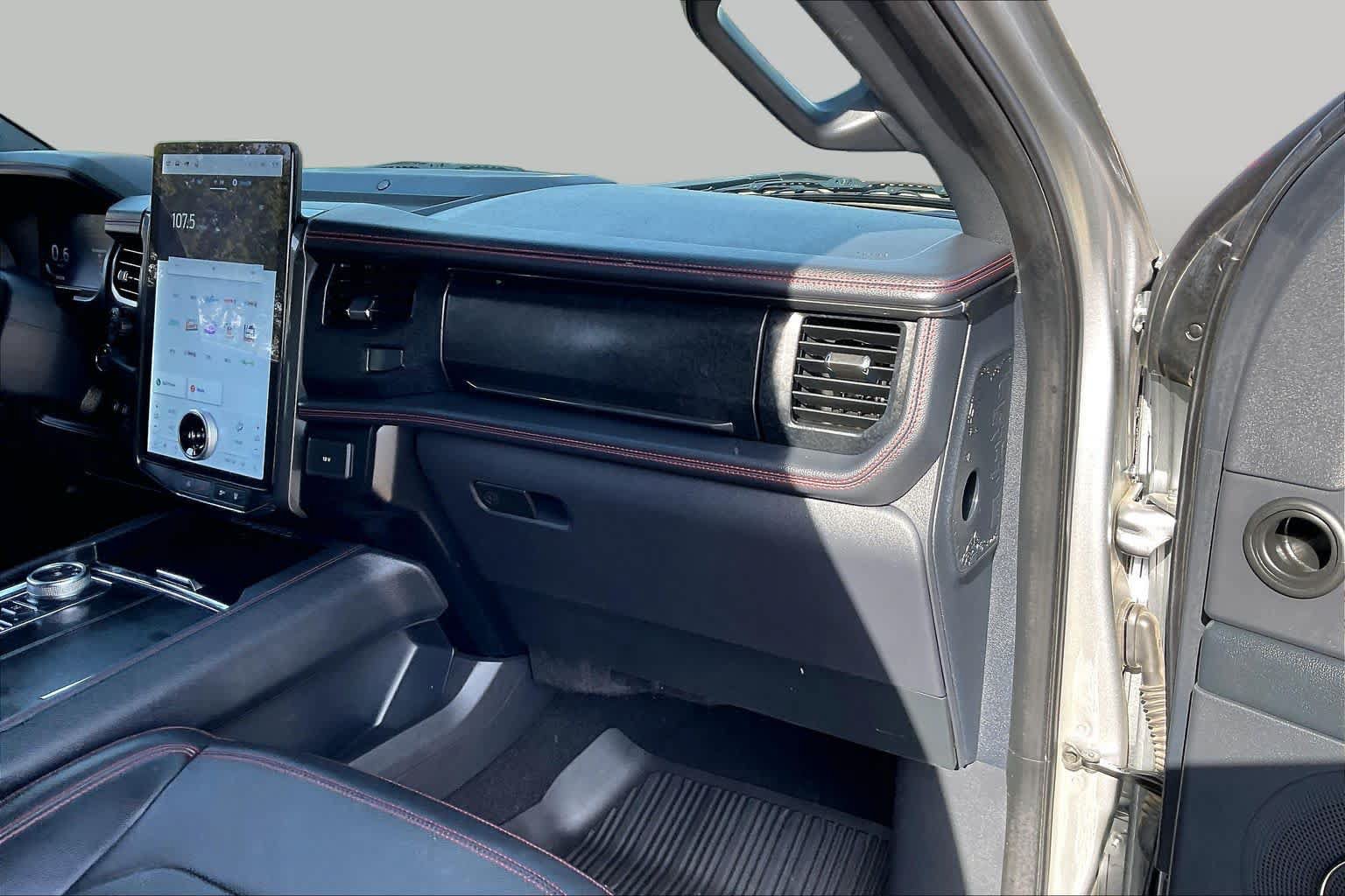Certified 2024 Ford Expedition Limited AWD/4WD image 18