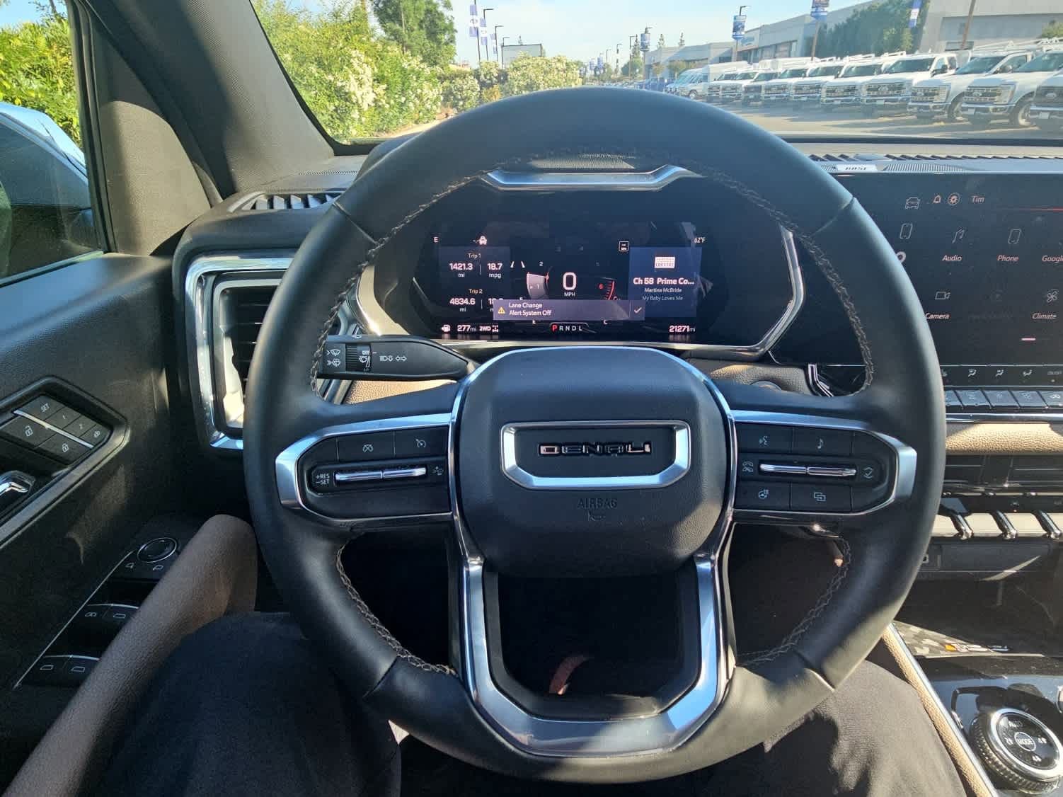 Used 2023 GMC Canyon Denali image 15