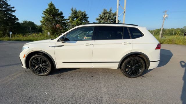 Used 2022 Volkswagen Tiguan SE R-Line AWD/4WD image 5
