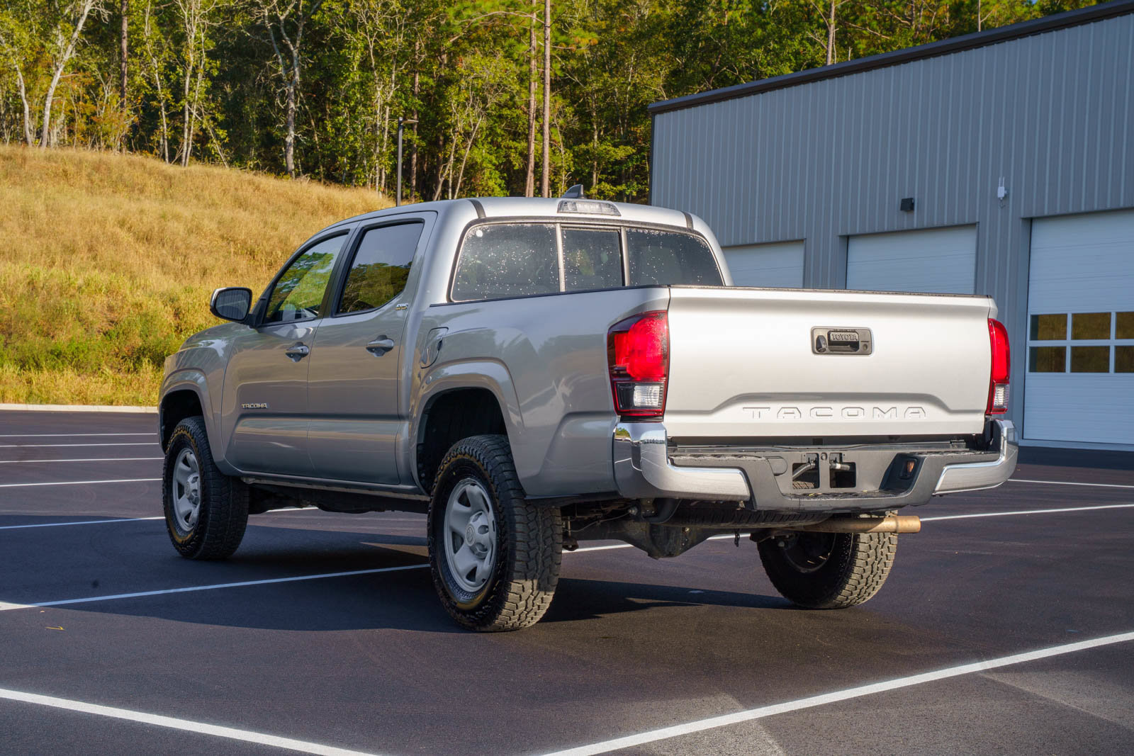 Used 2022 Toyota Tacoma SR5 RWD image 5