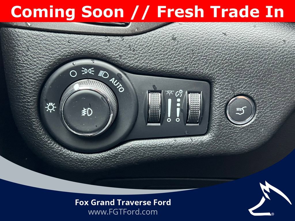 Used 2022 Jeep Cherokee Trailhawk w/ Premium Leather Package AWD/4WD image 17