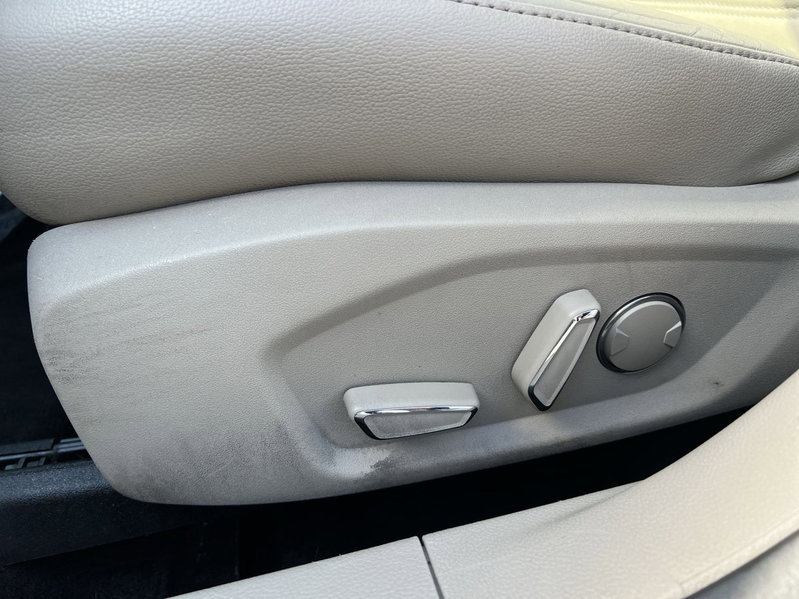 Certified 2017 Ford Fusion SE w/ Fusion SE Technology Package image 14