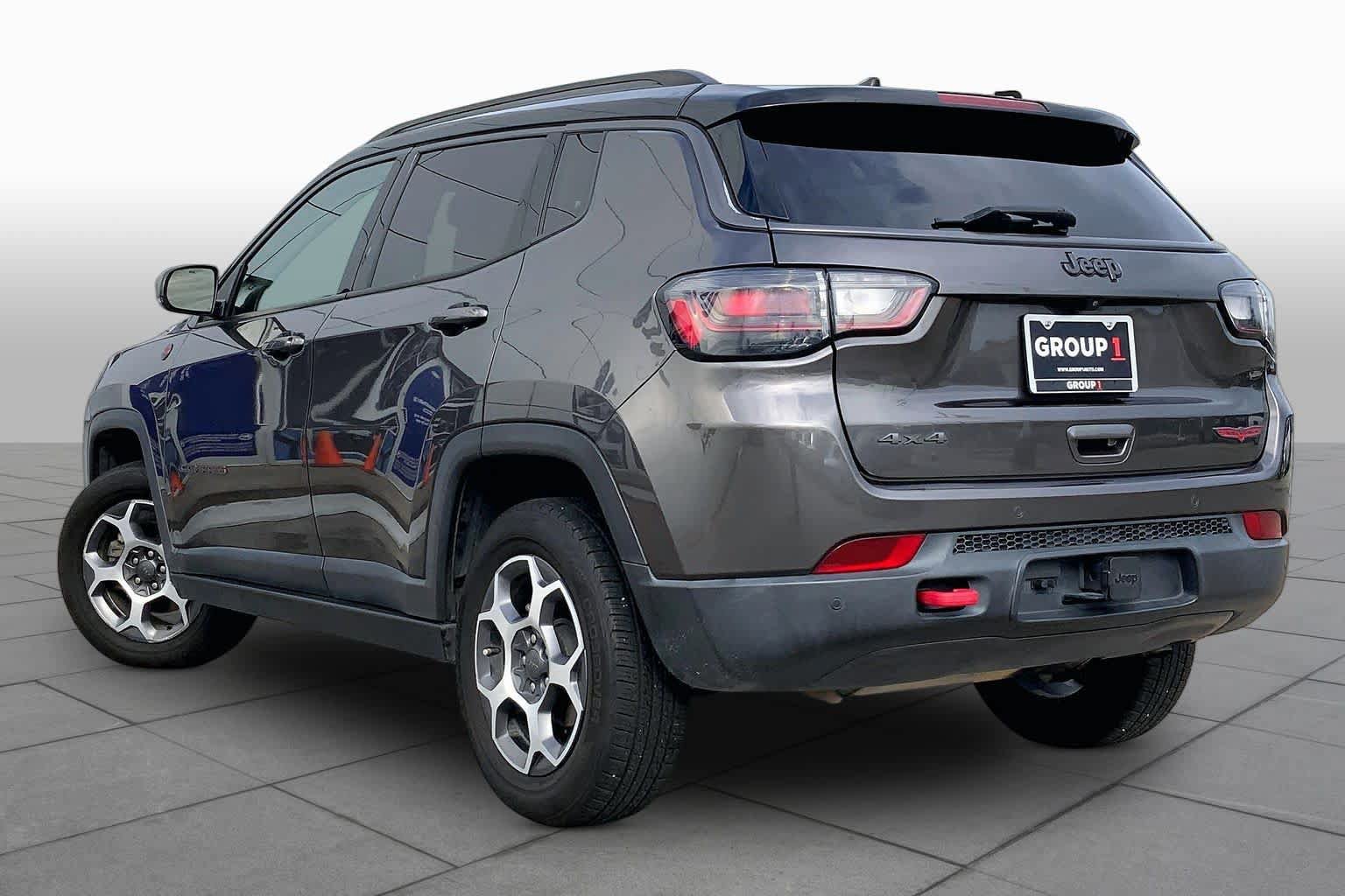 Used 2022 Jeep Compass Trailhawk w/ Trailhawk Elite Group AWD/4WD image 9