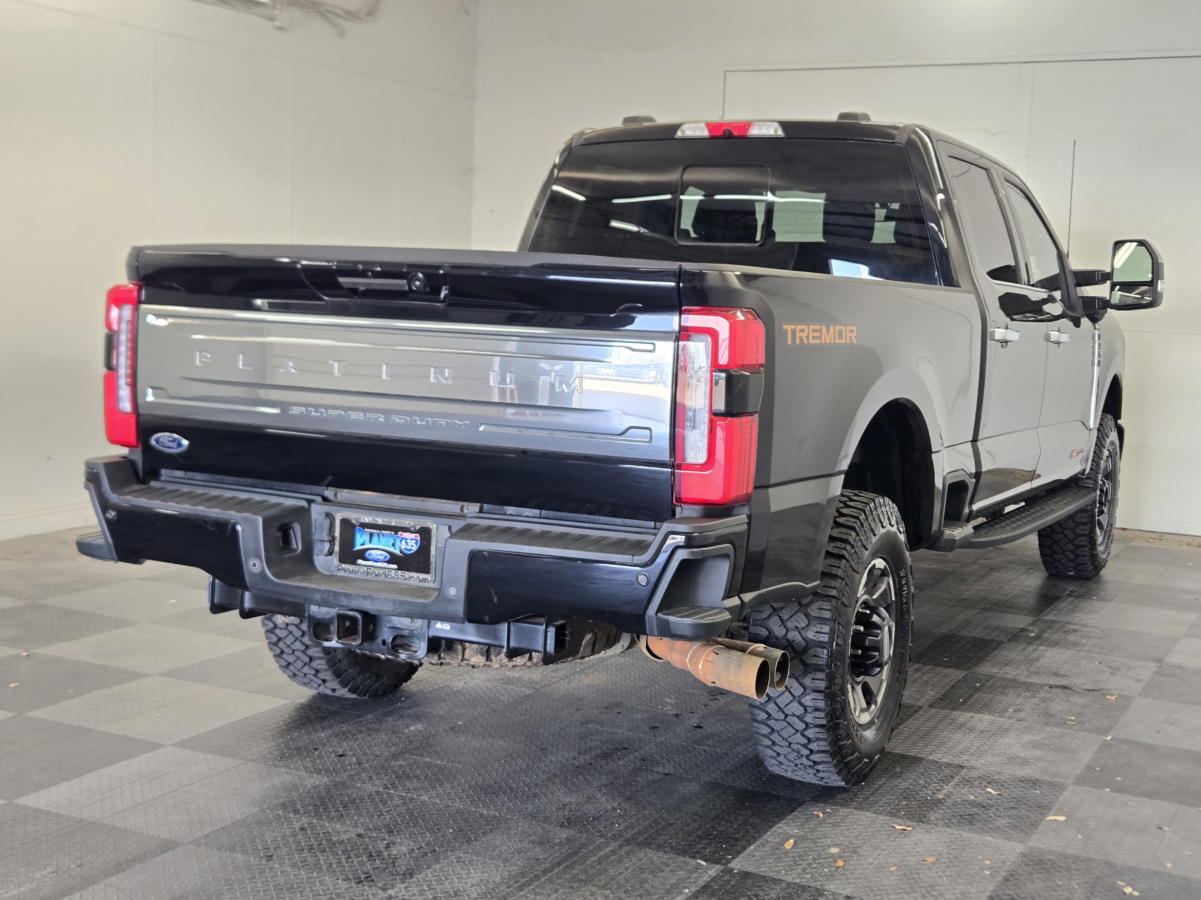 Certified 2024 Ford F250 Platinum w/ Tremor Off-Road Package image 4