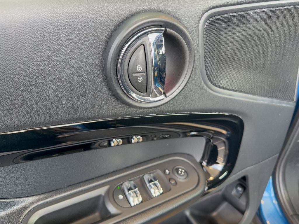 Used 2019 MINI Cooper Countryman S w/ Premium Package FWD image 15