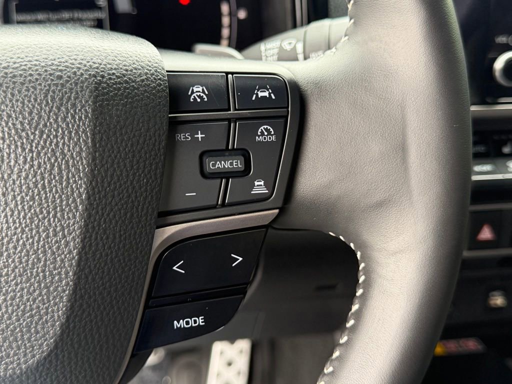 Used 2025 Toyota Camry SE w/ Convenience Package FWD image 27