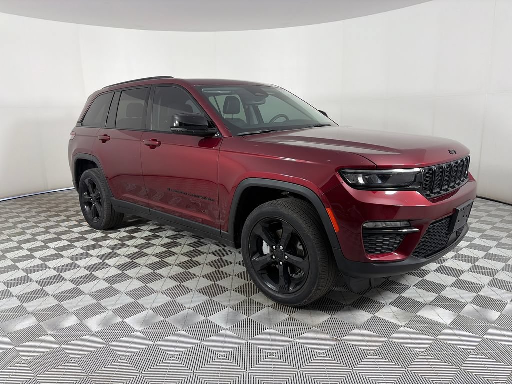 Used 2023 Jeep Grand Cherokee Limited w/ Black Appearance Package AWD/4WD image 1