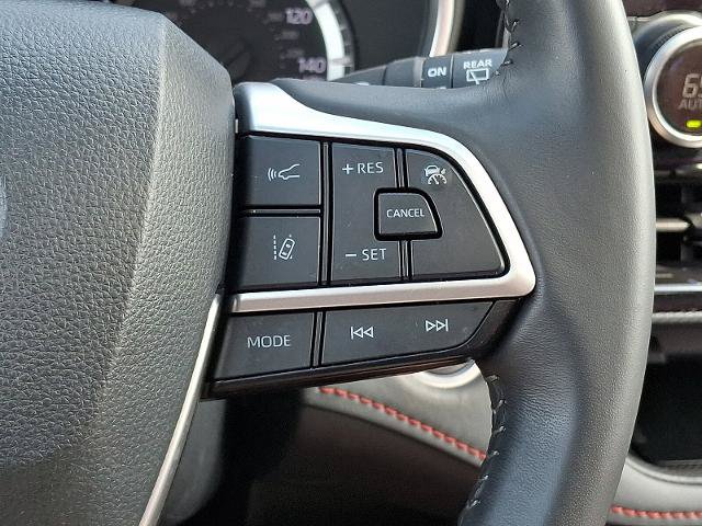 Used 2024 Toyota Highlander XSE AWD/4WD image 23