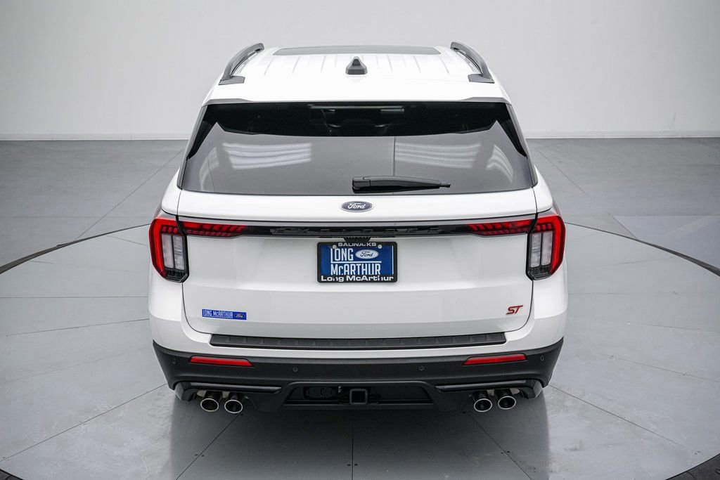 Certified 2025 Ford Explorer ST image 4