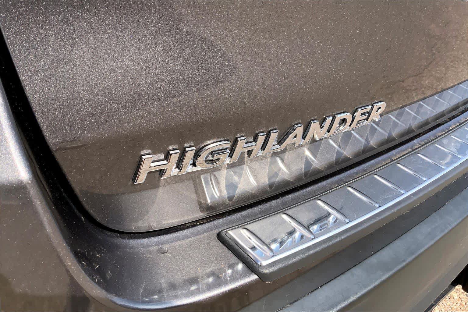 Used 2017 Toyota Highlander XLE AWD/4WD image 10