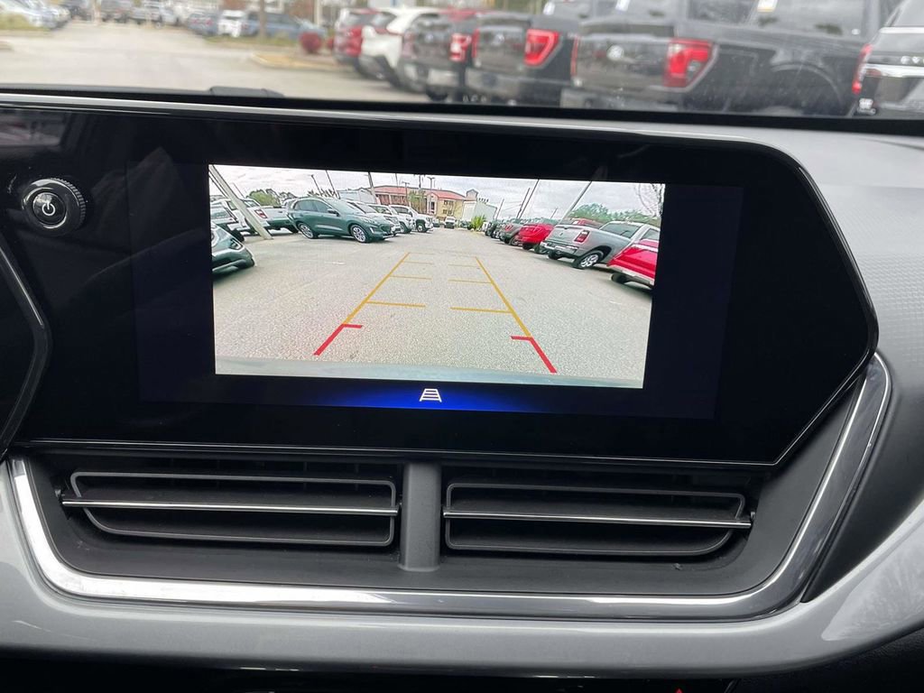 Used 2025 Chevrolet Trax LT image 25