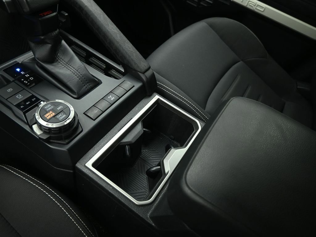 Used 2024 Toyota Tacoma TRD Off-Road image 40