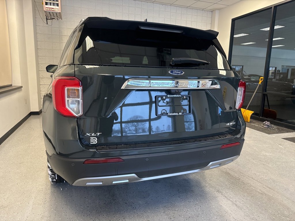 Certified 2023 Ford Explorer XLT w/ Equipment Group 202A image 4