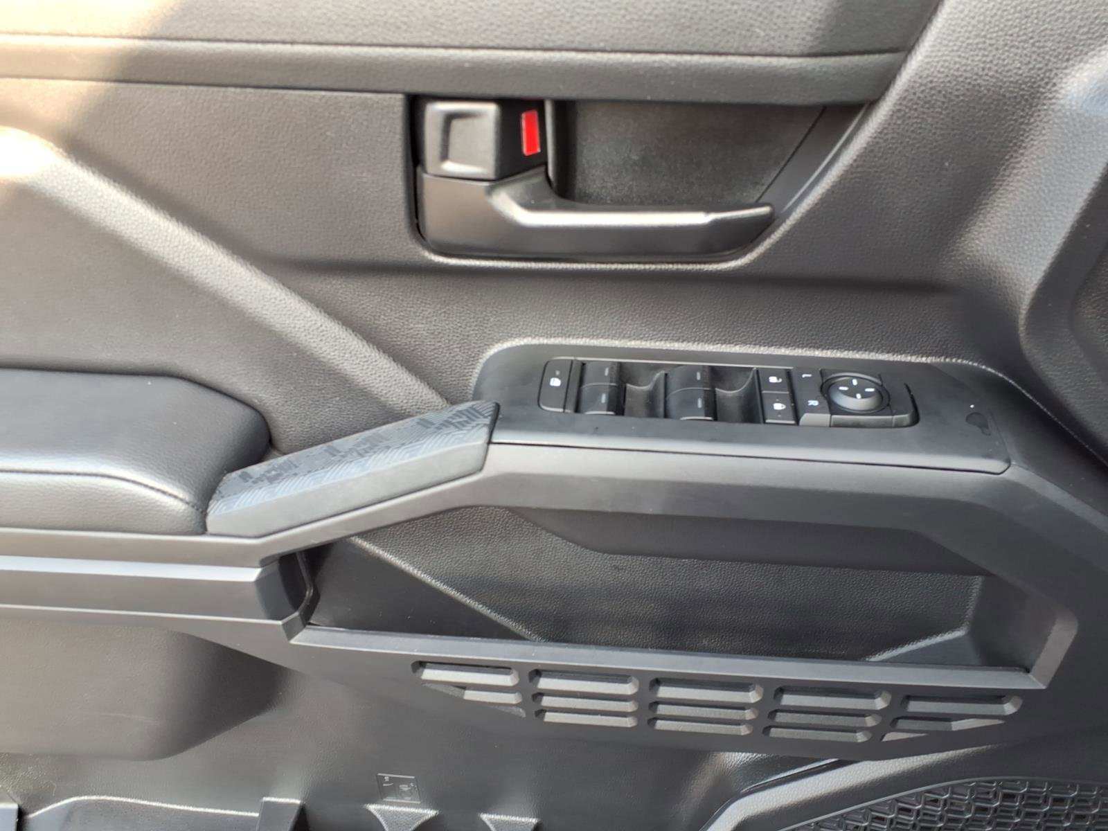 Used 2024 Toyota Tacoma SR image 11