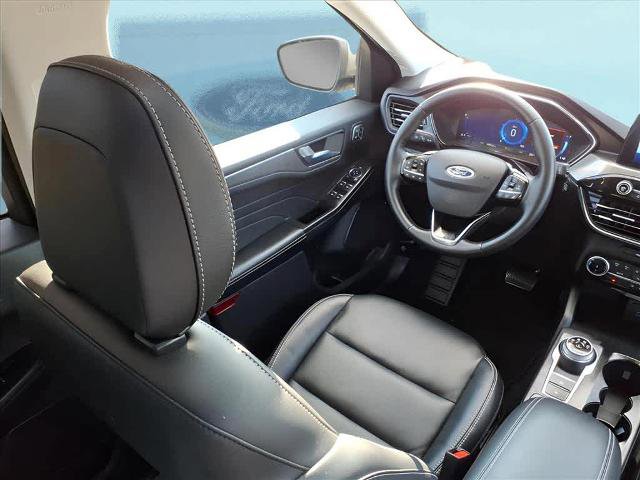 Certified 2022 Ford Escape Titanium w/ Class II Trailer Tow Package image 15