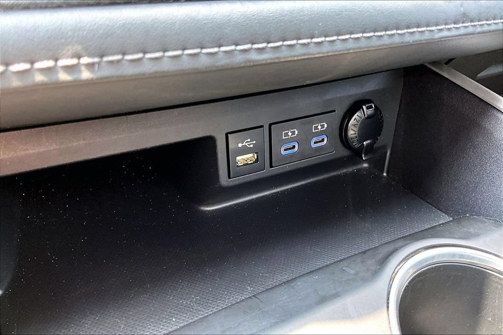 Used 2022 Toyota Highlander XLE FWD image 28