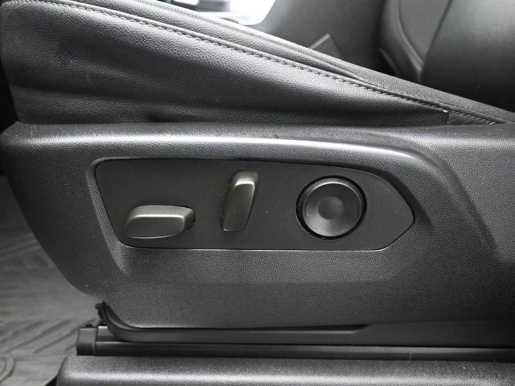 Used 2022 Chevrolet Silverado 1500 RST image 11