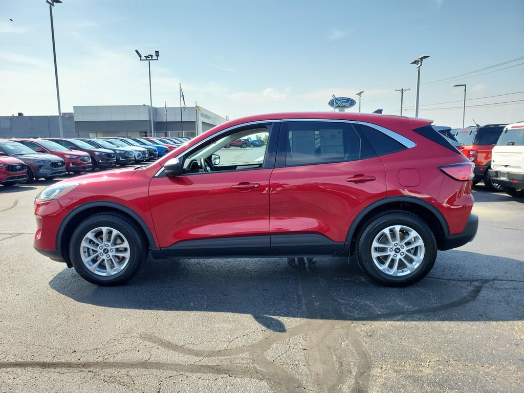 Certified 2022 Ford Escape SE w/ Cold Weather Package AWD/4WD image 7