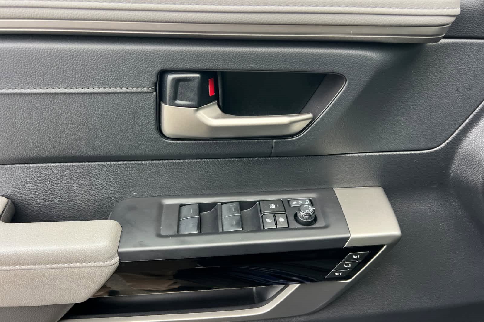 Used 2023 Toyota Tundra Limited image 12