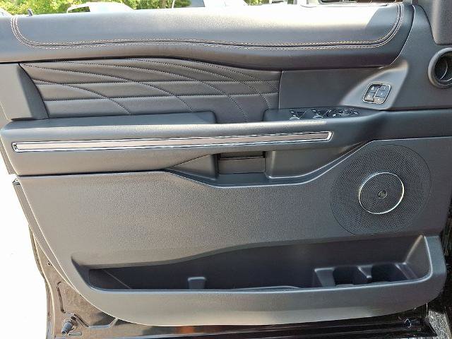 Certified 2023 Ford Expedition Platinum AWD/4WD image 14