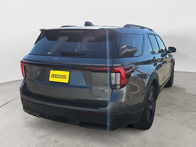 Certified 2025 Ford Explorer ST-Line w/ ST-Line Street Pack AWD/4WD image 5