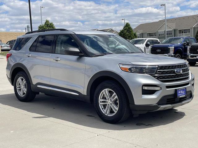 Certified 2021 Ford Explorer XLT w/ Equipment Group 202A AWD/4WD image 5
