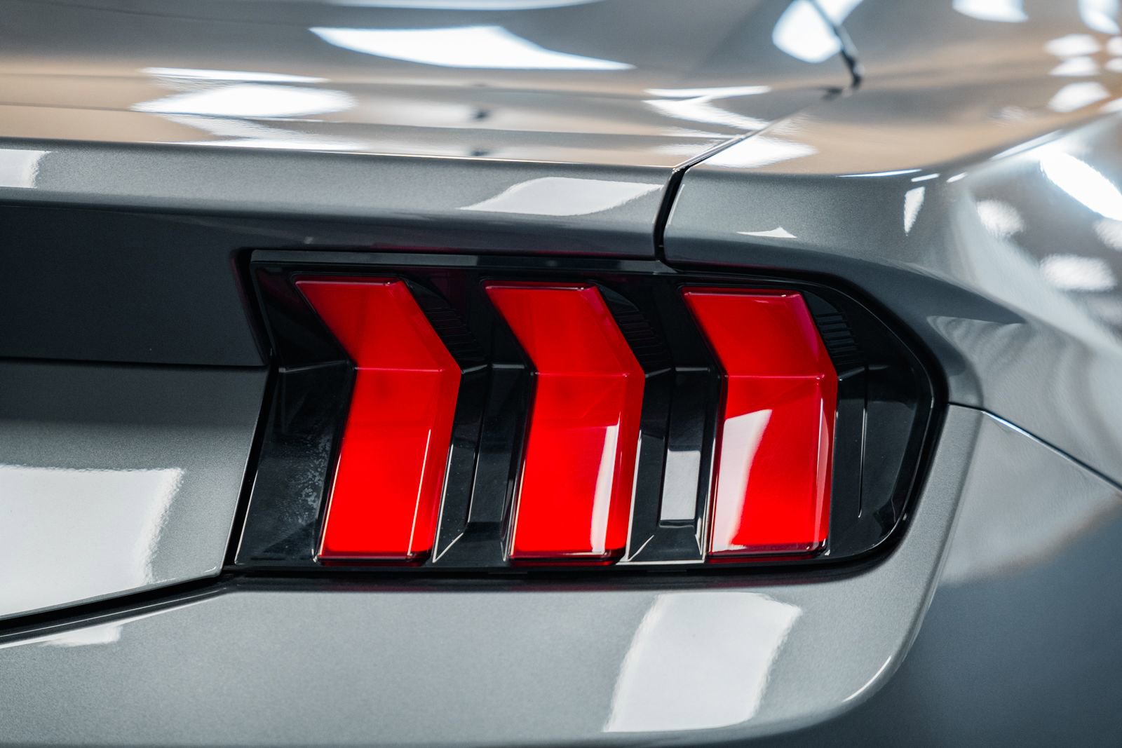 Certified 2025 Ford Mustang Coupe image 17