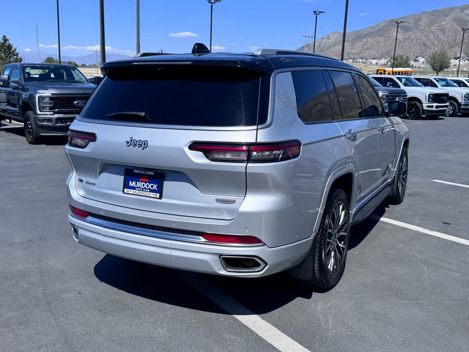 Used 2022 Jeep Grand Cherokee L Summit AWD/4WD image 7