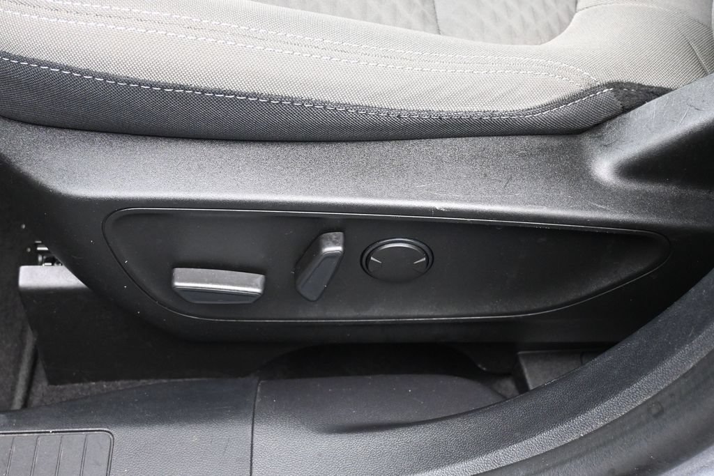 Certified 2022 Ford Escape SE w/ SE Sport Appearance Package FWD image 17